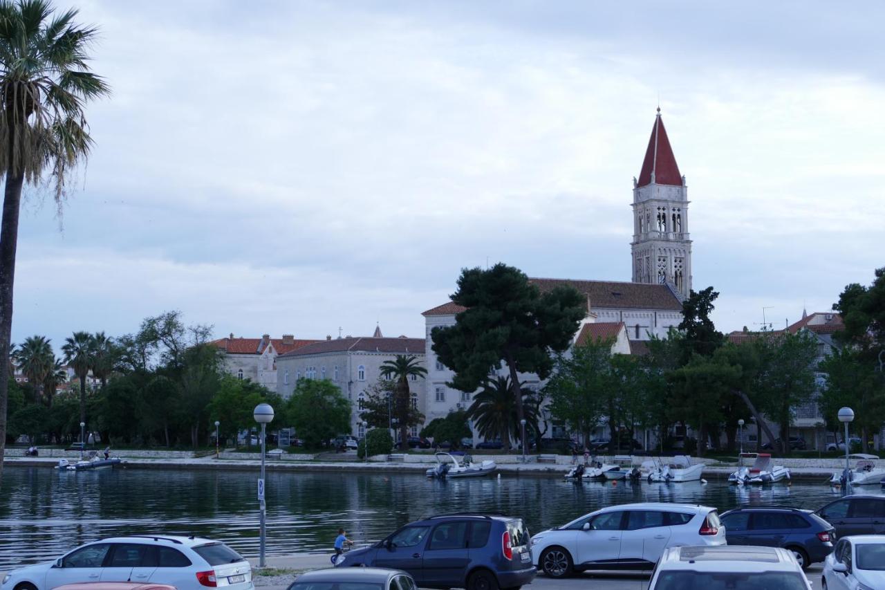 Apartament Seafront Ana *